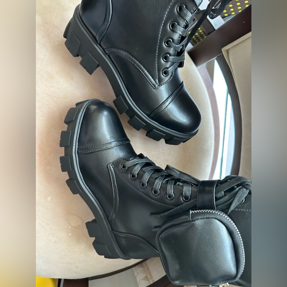 Womens combat boots NWOT size 37